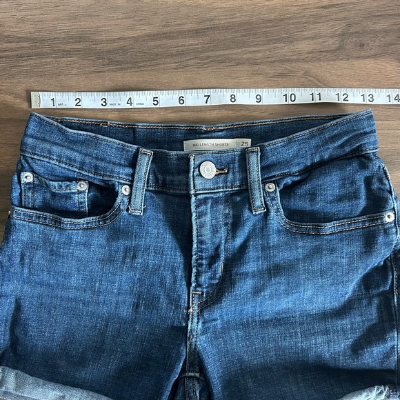 Levi’s Mid Length Size 25 Denim Shorts - Picture 4 of 12